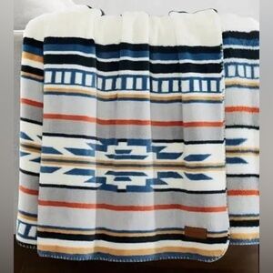 Pendleton | Ultra Soft Faux Fur Throw 50 X 70 in Saltillo Blue